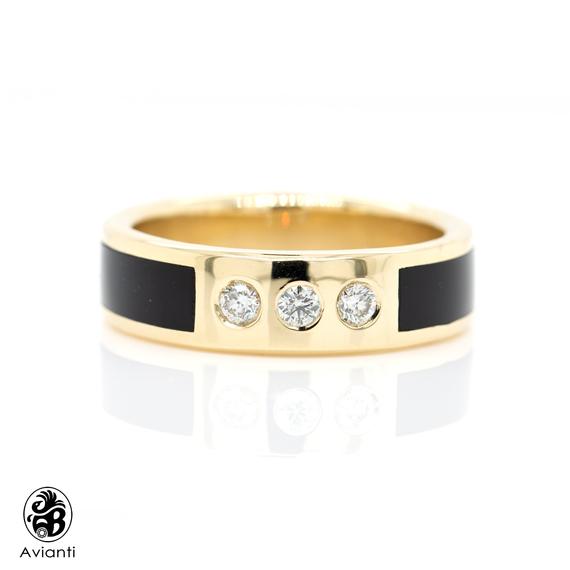 14 Karat Yellow Gold Diamond And Onyx ring - Avianti